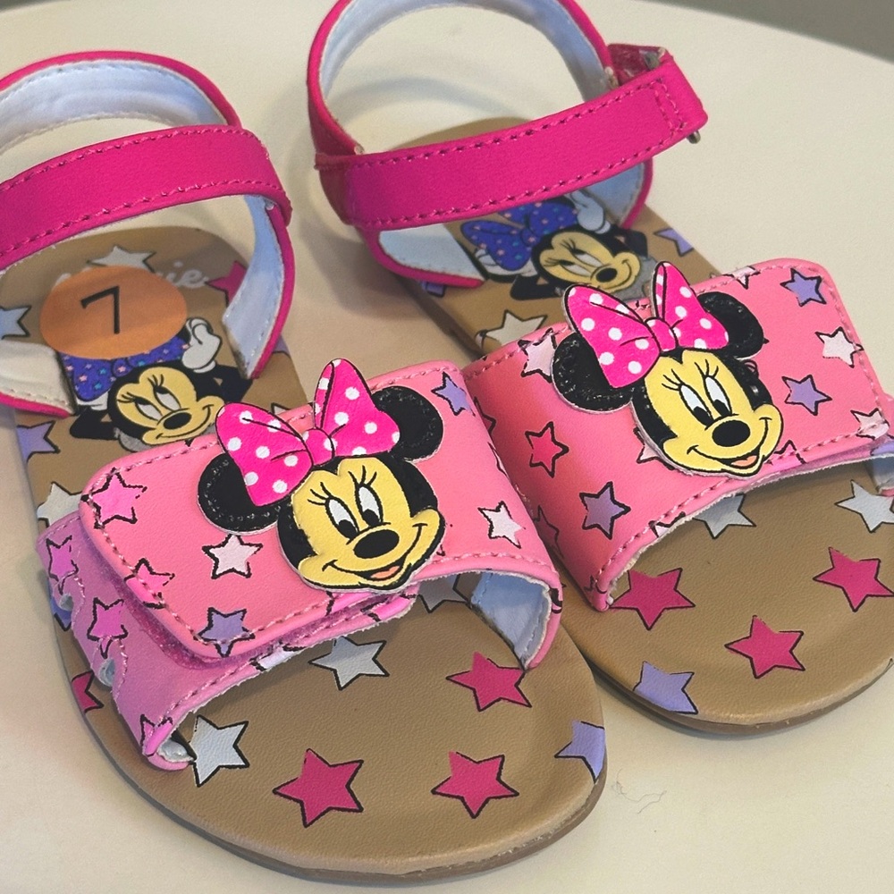 NWOT Disney Minnie Mouse Pink Summer Sandals for Girls in Size 7